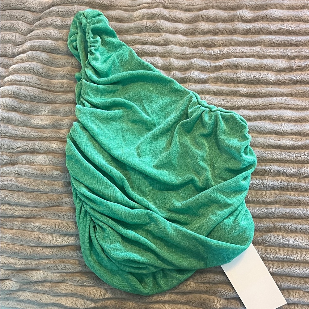 Green One-Shoulder Going-Out Top